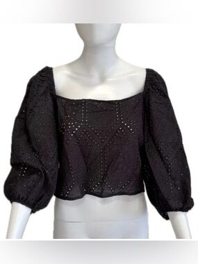 Socialite black blouse